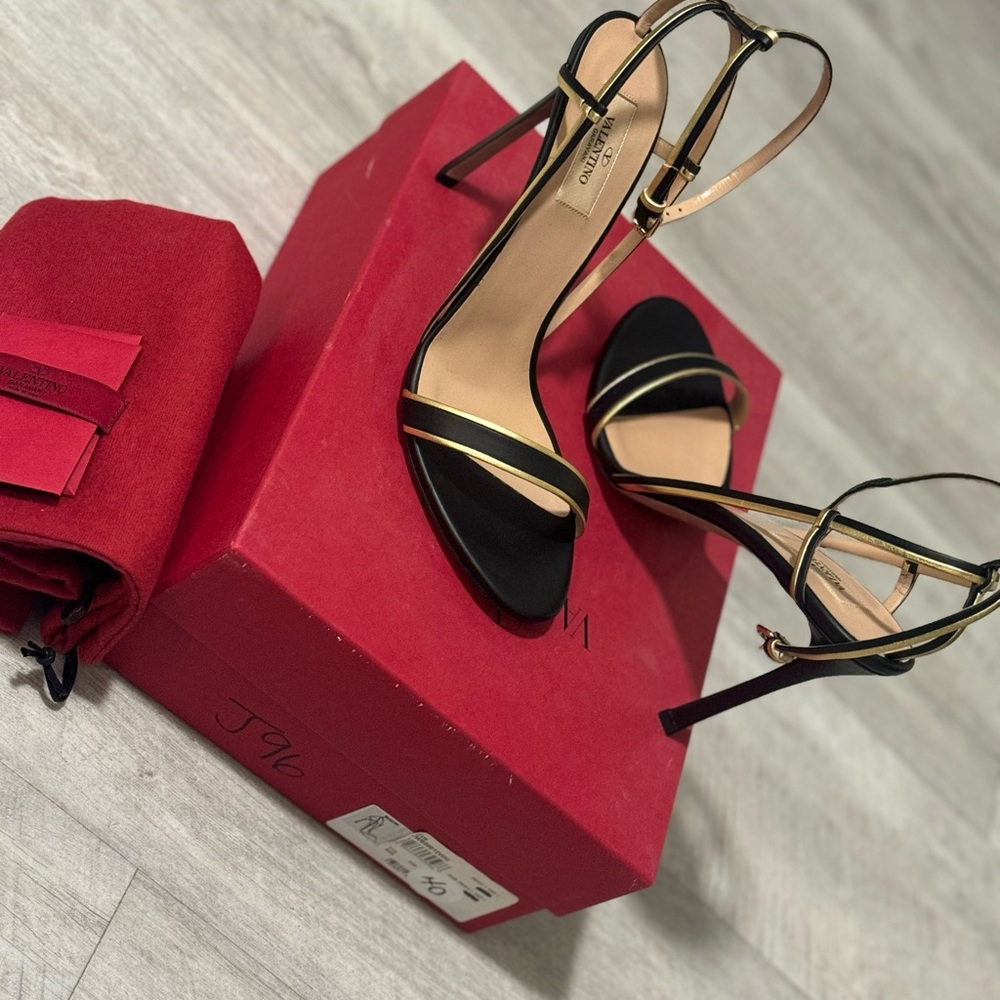 Valentino Garavani Black Strappy Heels - Picture 3 of 6